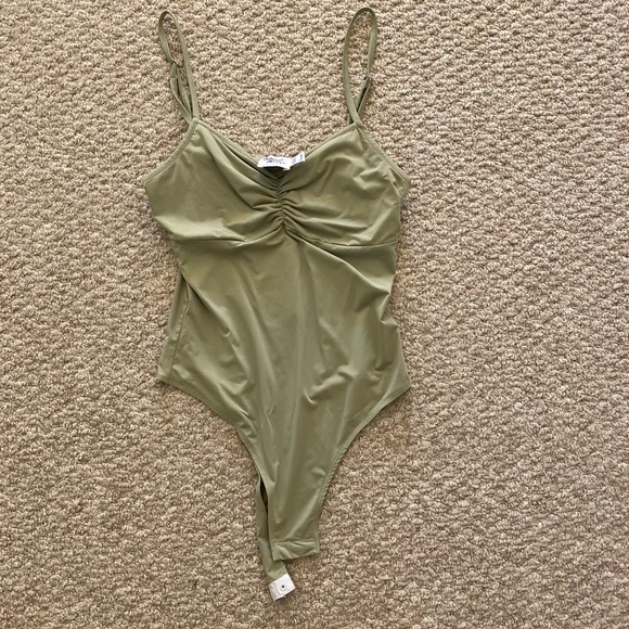 Princess Polly Linden Bodysuit - Picture 1 of 2